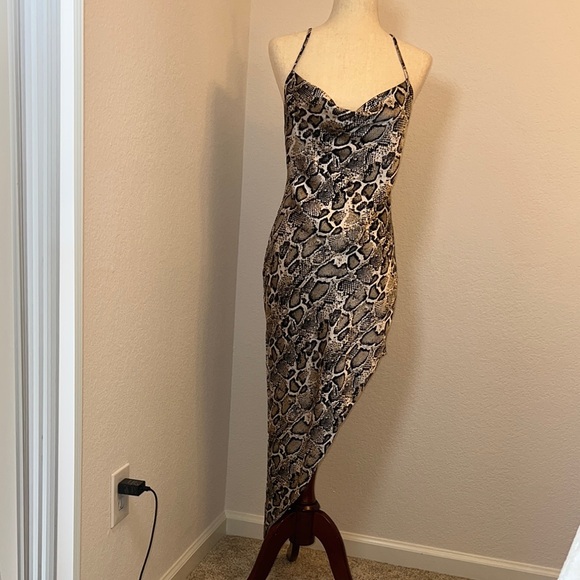 Forever 21 Black and‎ White Asymmetrical Slip Dress - Picture 1 of 7